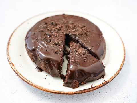 100 Calorie Vegan No Bake Fudge Cake