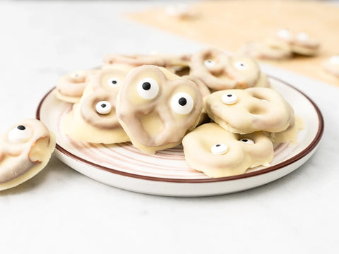 3-Ingredient White Chocolate Pretzel Ghosts