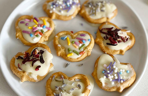 2 Ingredient Valentine White Chocolate Pretzel Hearts