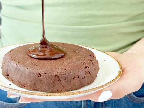 100 Calorie Vegan No Bake Fudge Cake