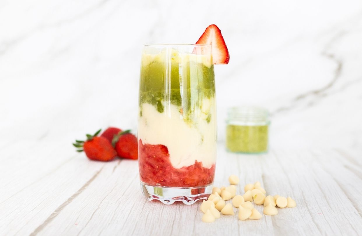 Strawberry White Iced Matcha | Creamy Vegan Matcha Drink - Pascha ...