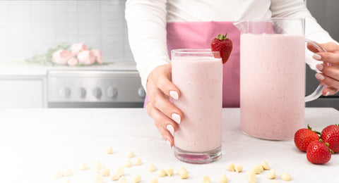 Dive Into Summer SunshineA NEW Strawberry Smoothie with our Vegan White Chips!