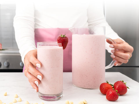 Dive Into Summer SunshineA NEW Strawberry Smoothie with our Vegan White Chips!
