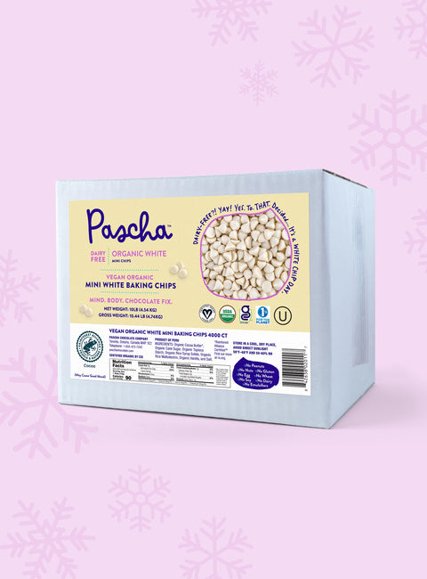 Vegan Organic White Bulk Chip box on a teal background