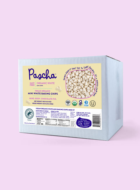 Vegan Organic White Bulk Chip box on a teal background